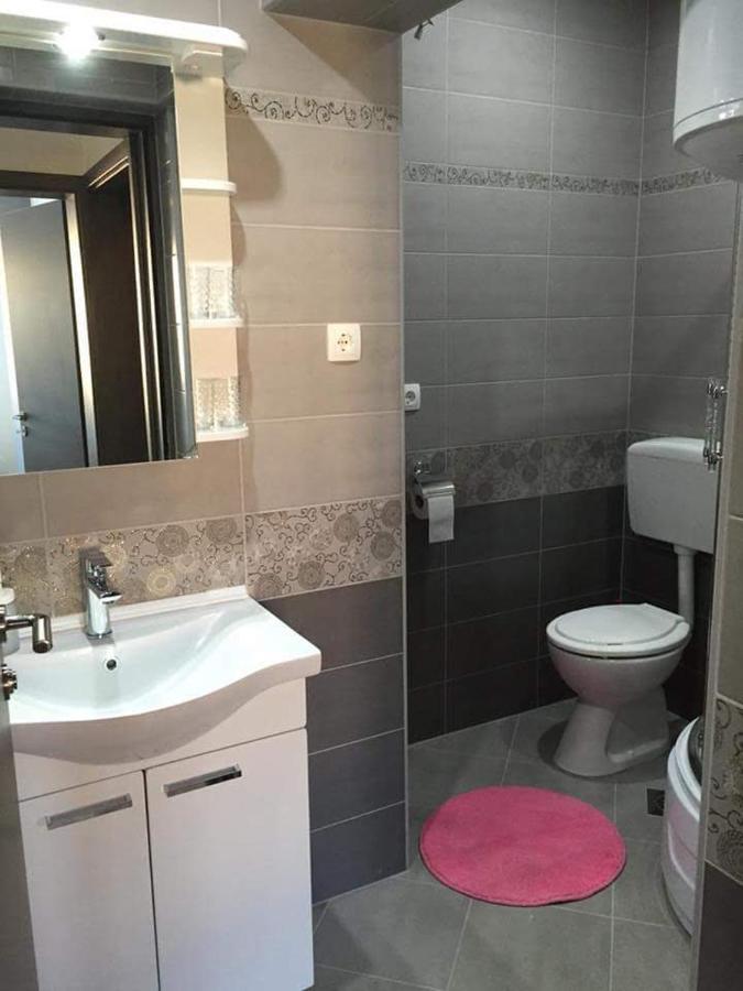 Apartmani Villa Anna Ražanac מראה חיצוני תמונה