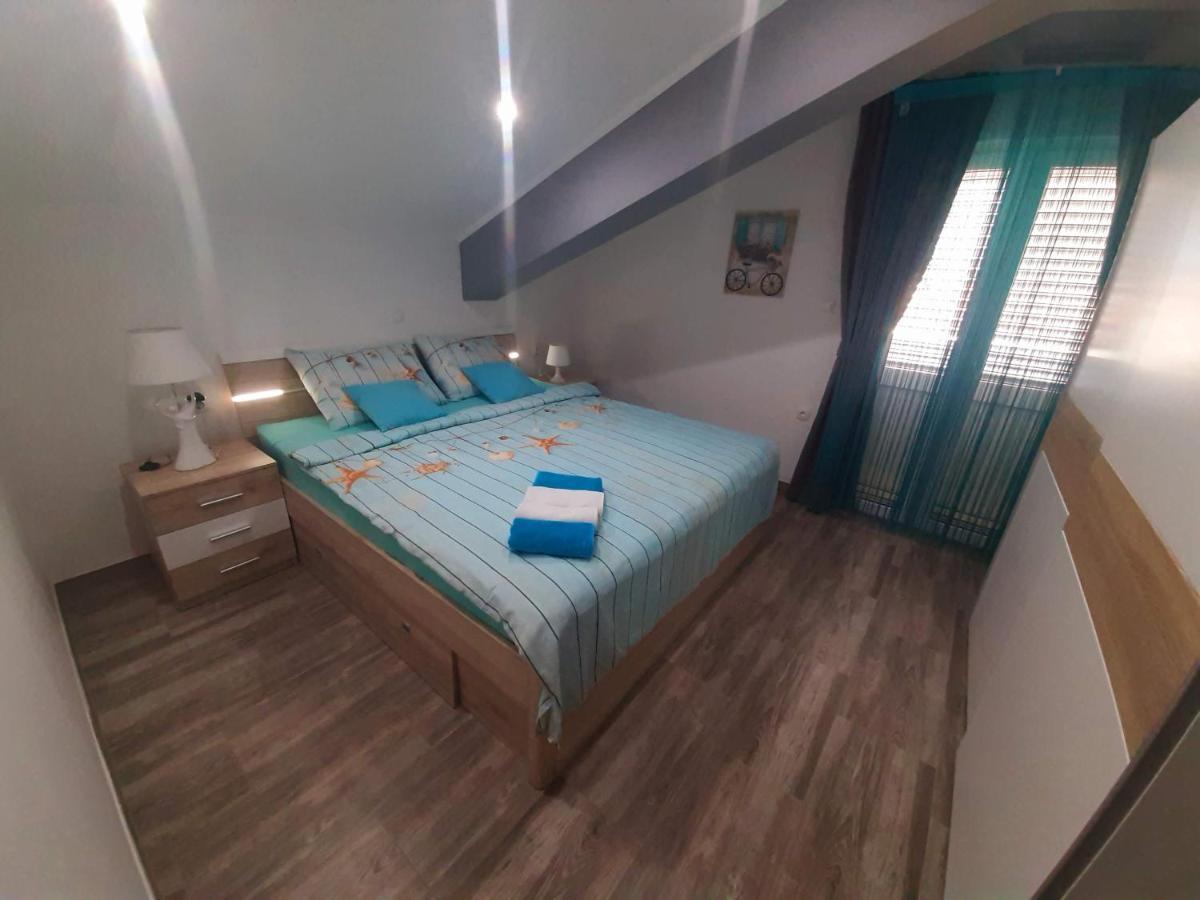 Apartmani Villa Anna Ražanac מראה חיצוני תמונה