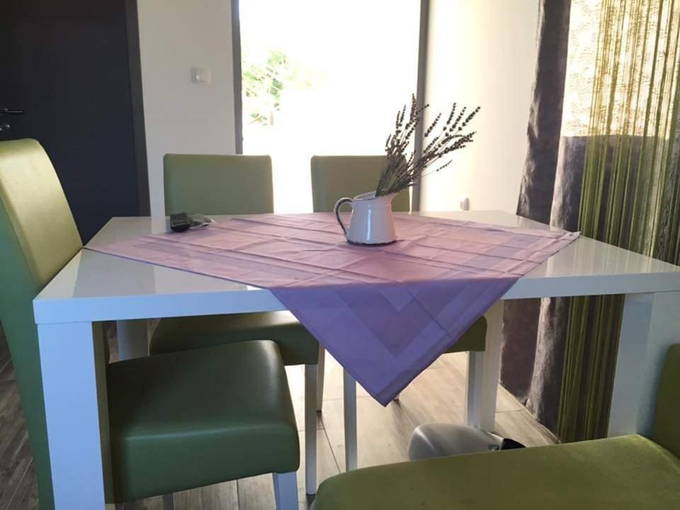 Apartmani Villa Anna Ražanac מראה חיצוני תמונה